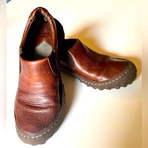 Born leather loafers Women’s size 6